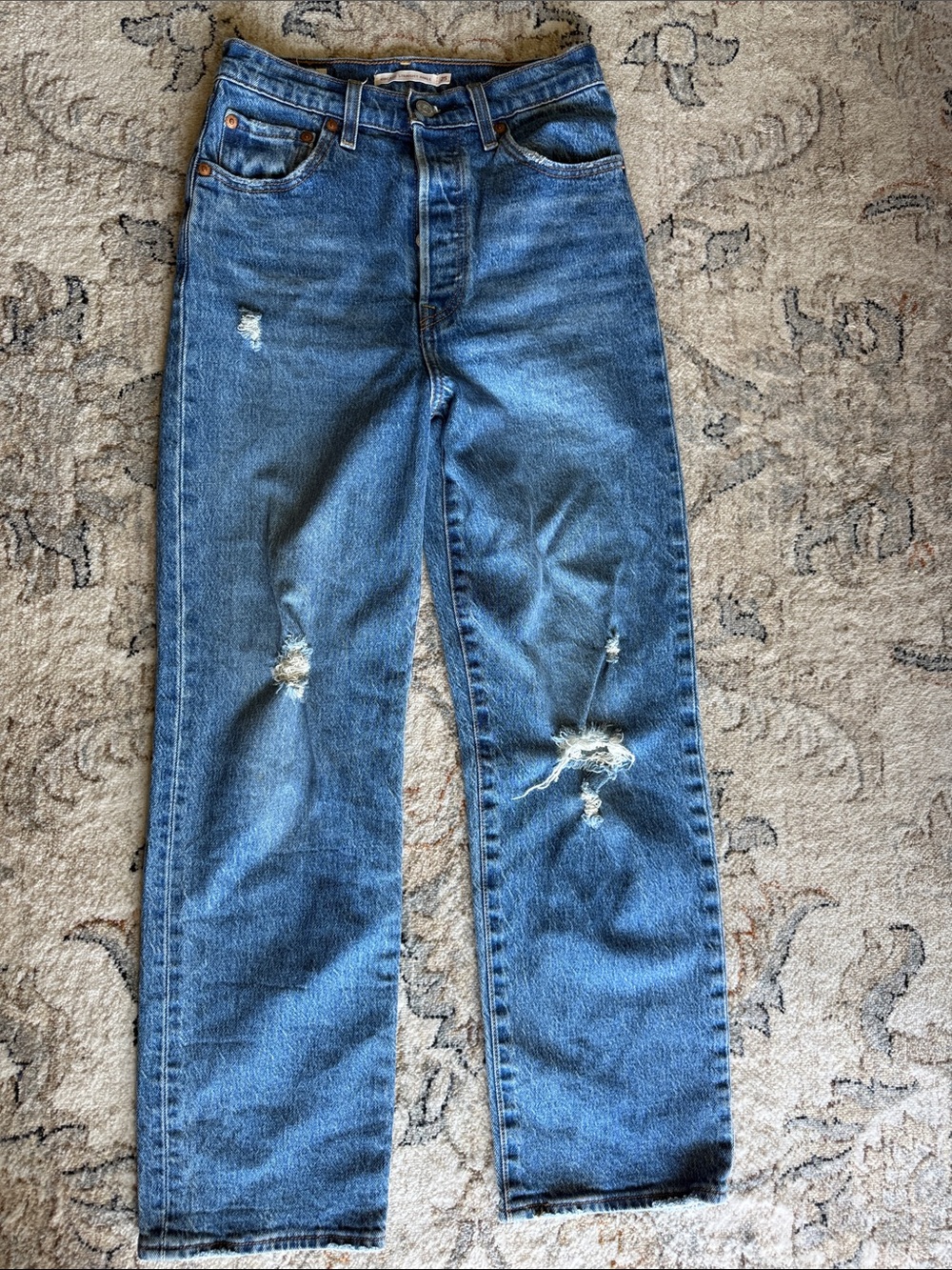 LEVI’S PREMIUM RIBCAGE STRAIGHT ANKLE